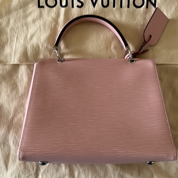 Louis Vuitton Handbag - Picture 2 of 9
